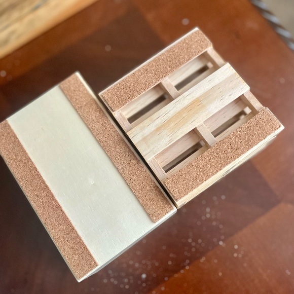 Mini Pallet & Crate Coaster Set leaves. 4 Coasters w/ crate - Picture 6 of 6